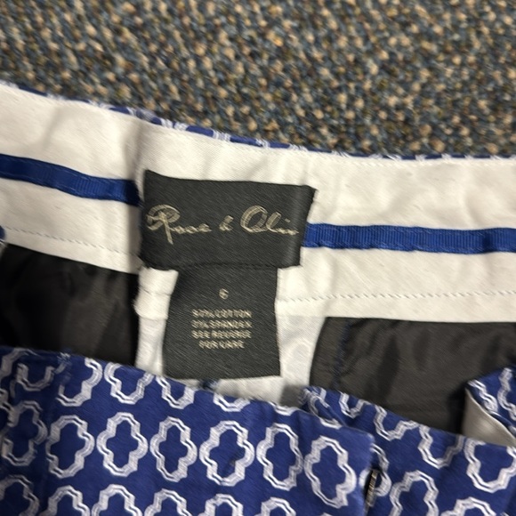 Rose & olive shorts size 6 // 061702 - Picture 2 of 2